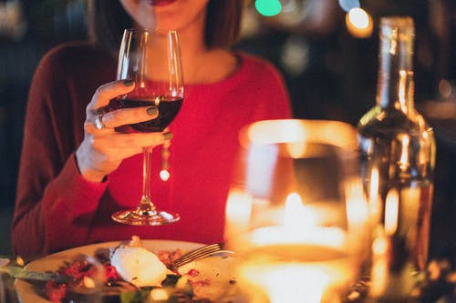 Les règles pour bien apprécier le vin rouge pendant le repas